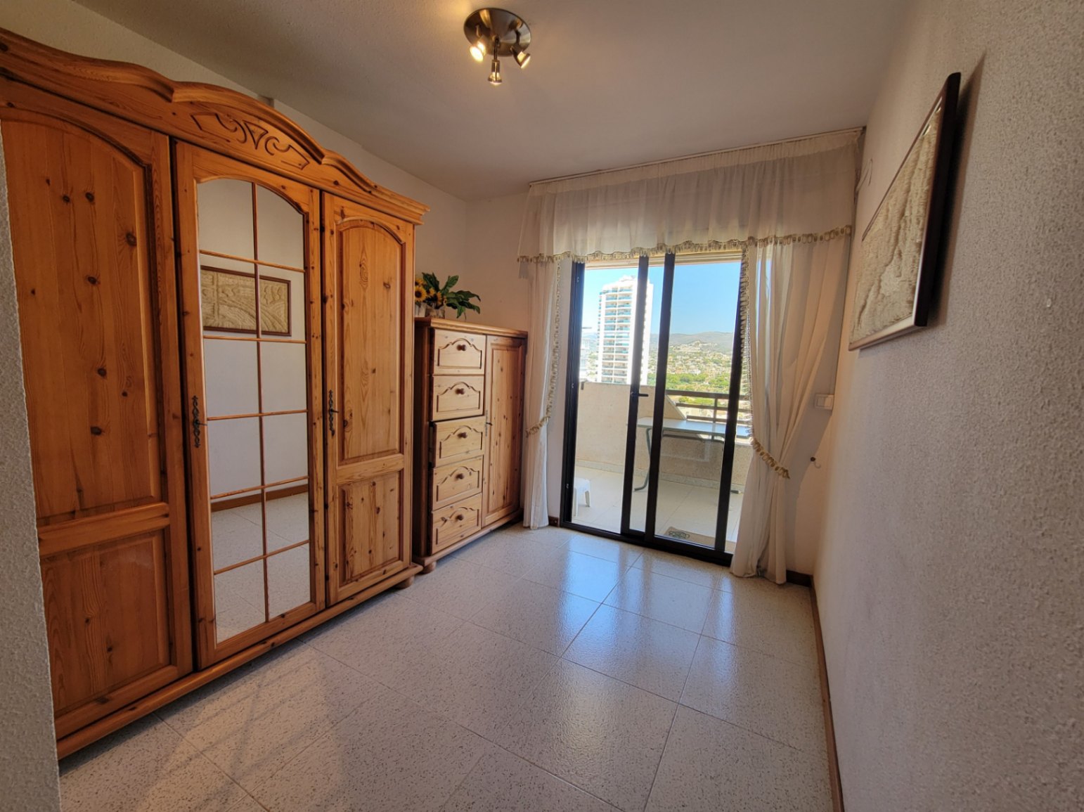 APARTAMENTO CON VISTAS AL MAR CON MUY BUENA UBICACION