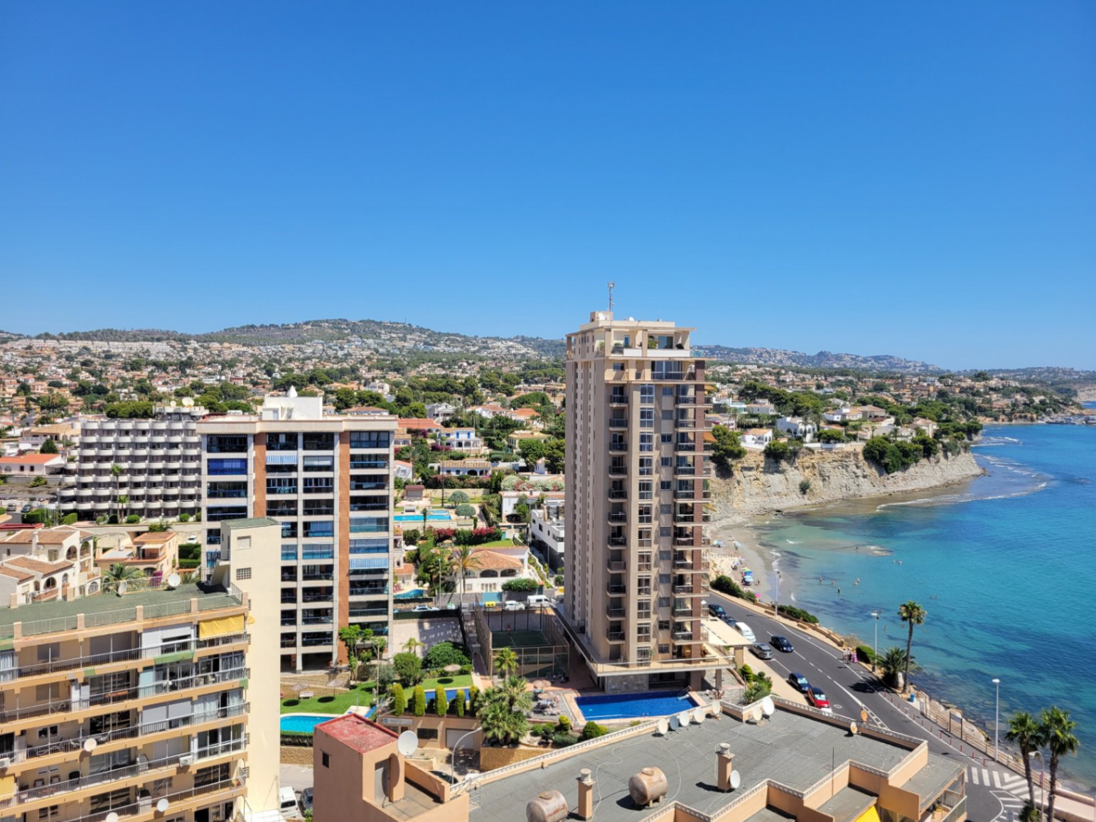 APARTAMENTO CON VISTAS AL MAR CON MUY BUENA UBICACION