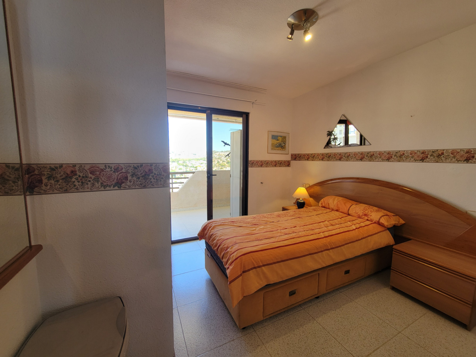 APARTAMENTO CON VISTAS AL MAR CON MUY BUENA UBICACION