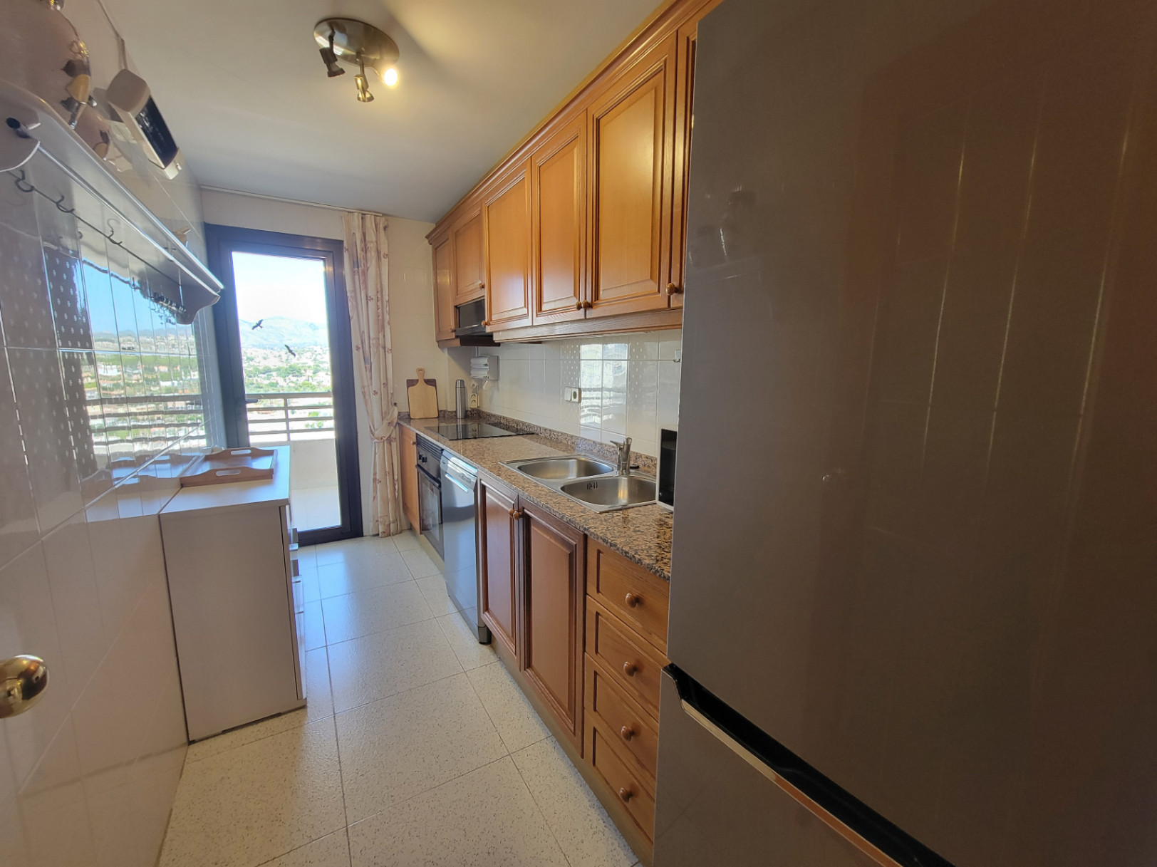 APARTAMENTO CON VISTAS AL MAR CON MUY BUENA UBICACION