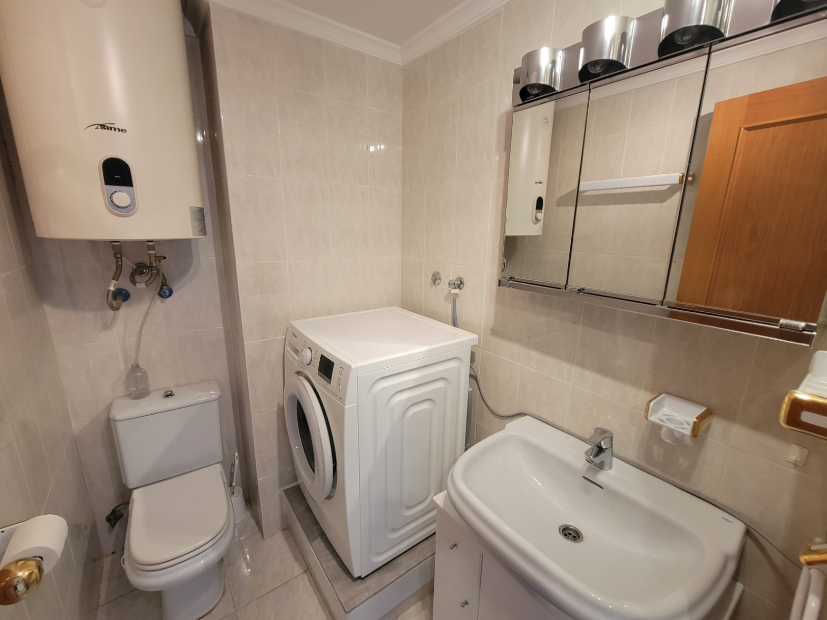 APARTAMENTO CON VISTAS AL MAR CON MUY BUENA UBICACION