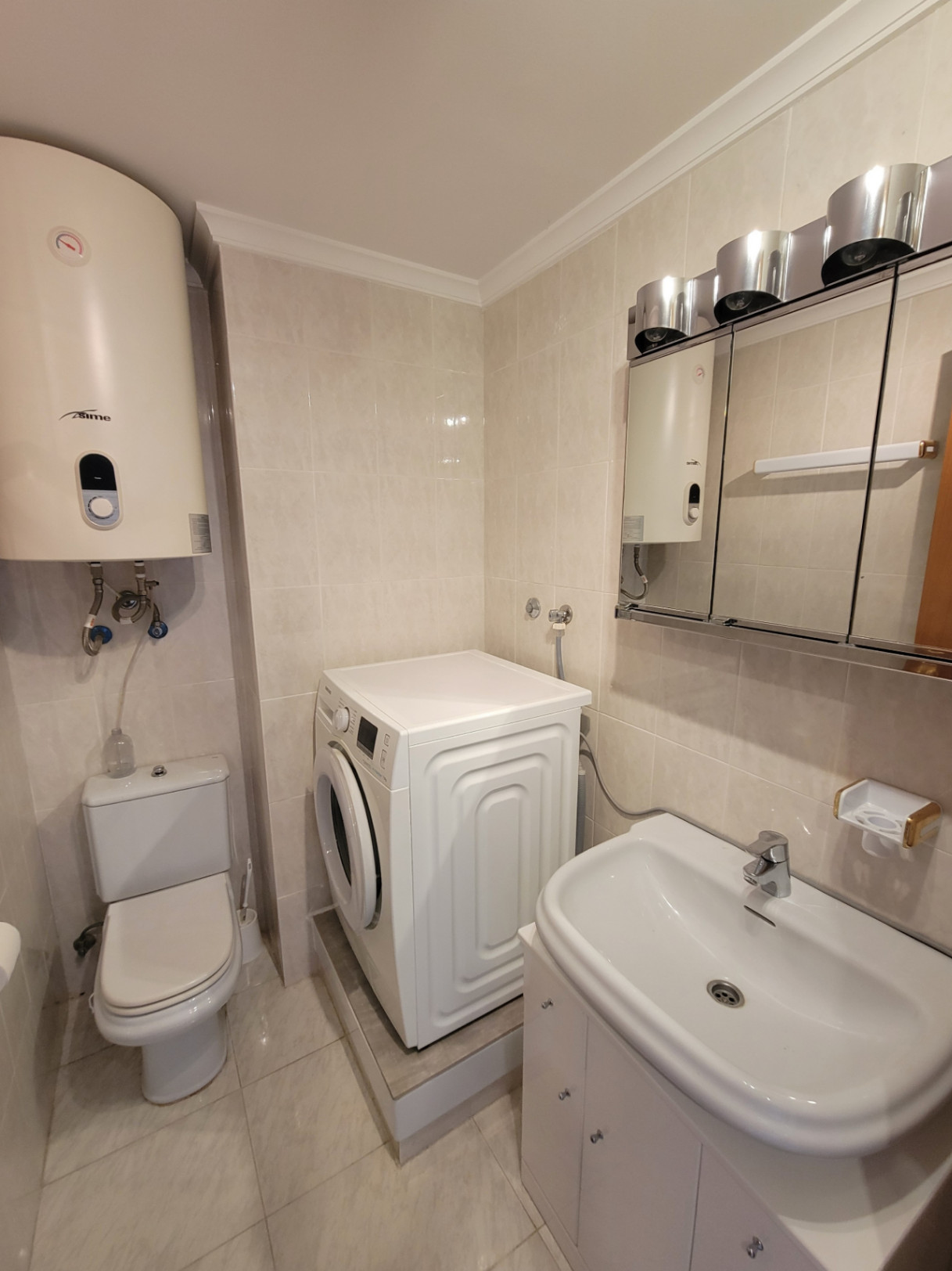 APARTAMENTO CON VISTAS AL MAR CON MUY BUENA UBICACION