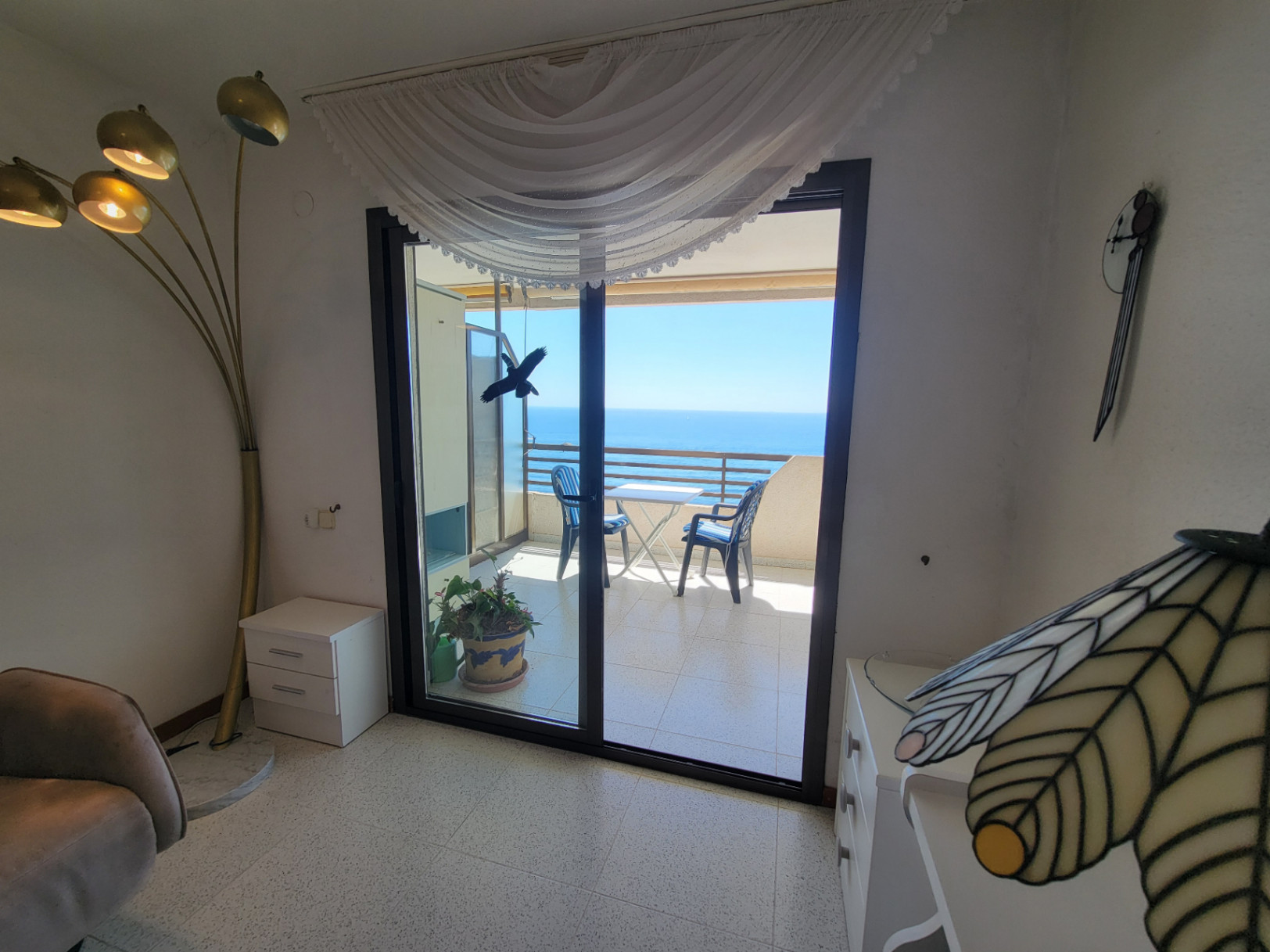 APARTAMENTO CON VISTAS AL MAR CON MUY BUENA UBICACION