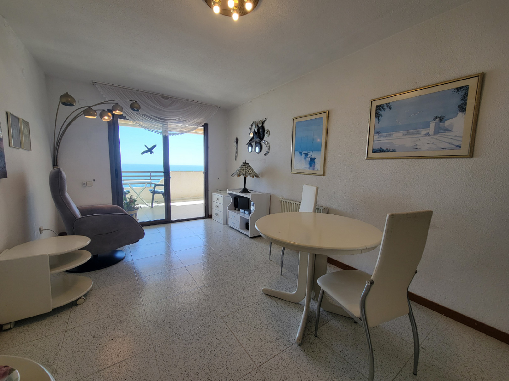 APARTAMENTO CON VISTAS AL MAR CON MUY BUENA UBICACION