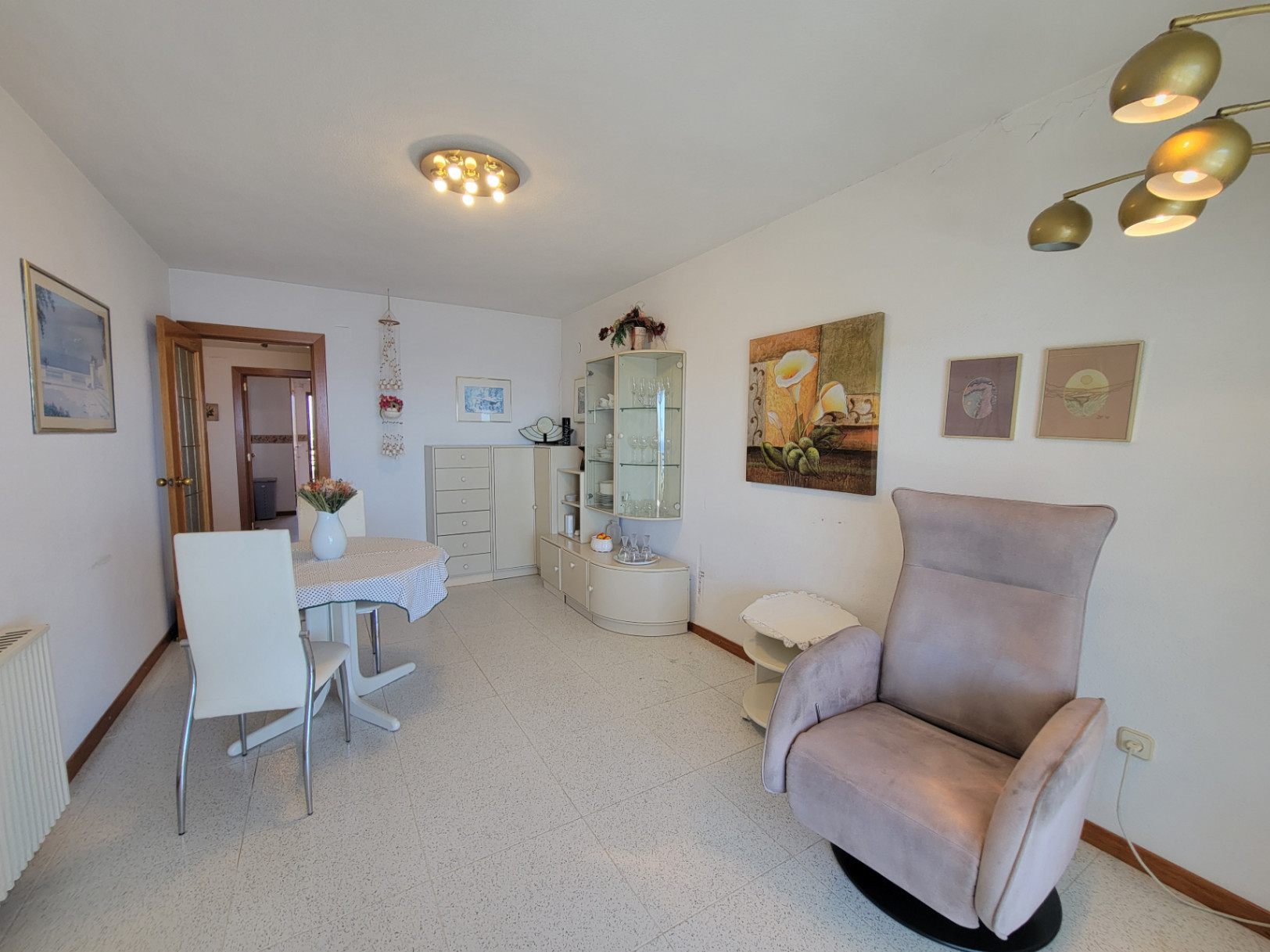 APARTAMENTO CON VISTAS AL MAR CON MUY BUENA UBICACION