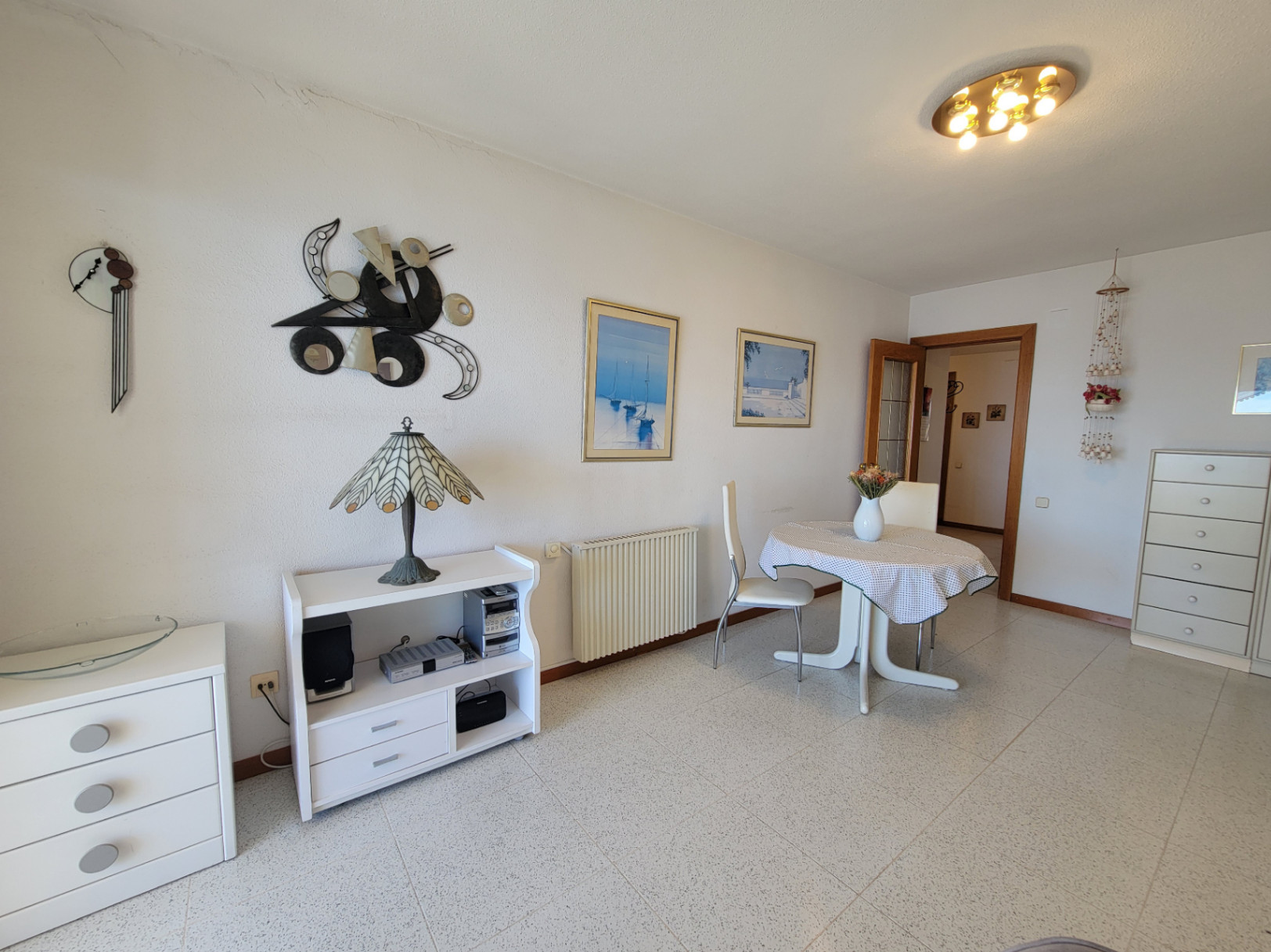 APARTAMENTO CON VISTAS AL MAR CON MUY BUENA UBICACION
