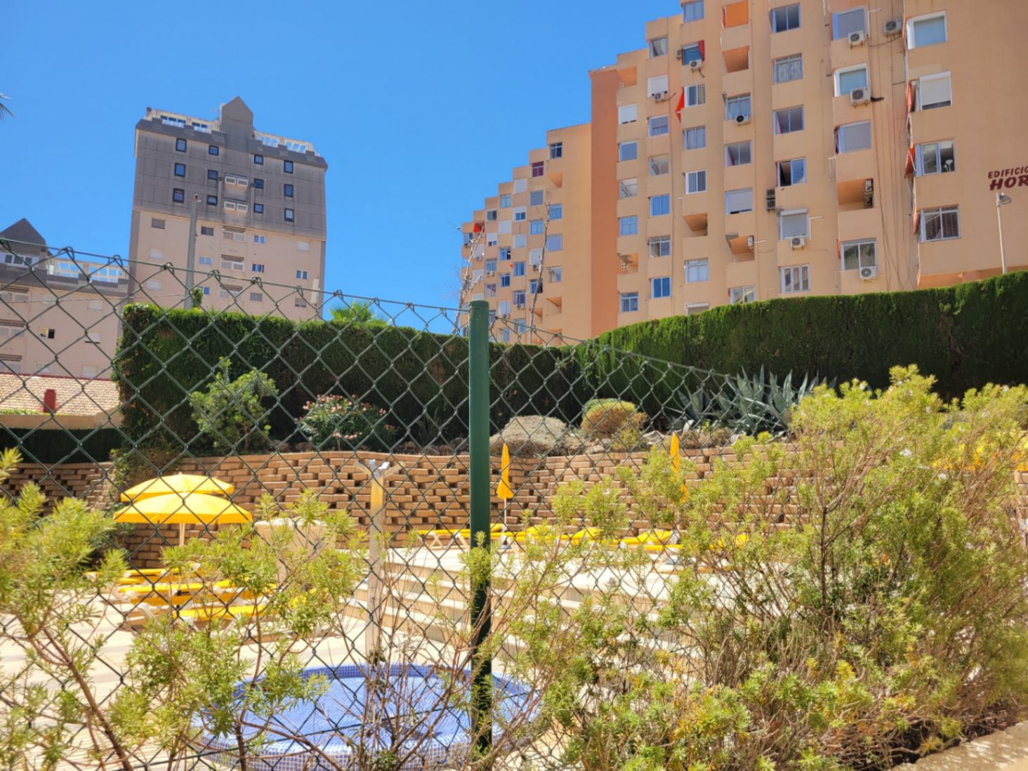 APARTAMENTO CON VISTAS AL MAR CON MUY BUENA UBICACION