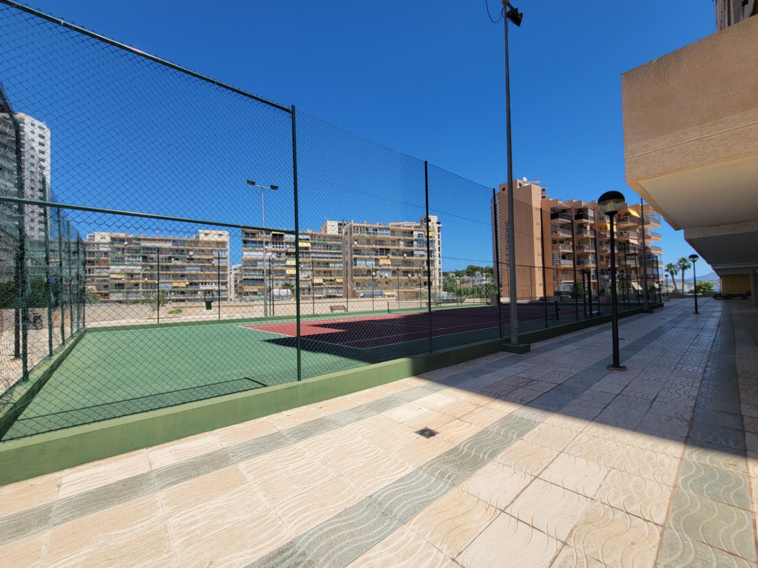 APARTAMENTO CON VISTAS AL MAR CON MUY BUENA UBICACION