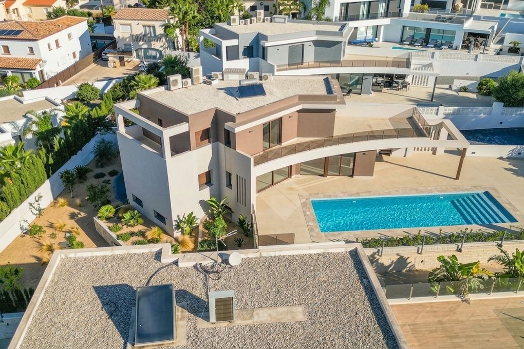 NEW BUILD VILLA CLOSE TO ALL AMENITIES — photo 2