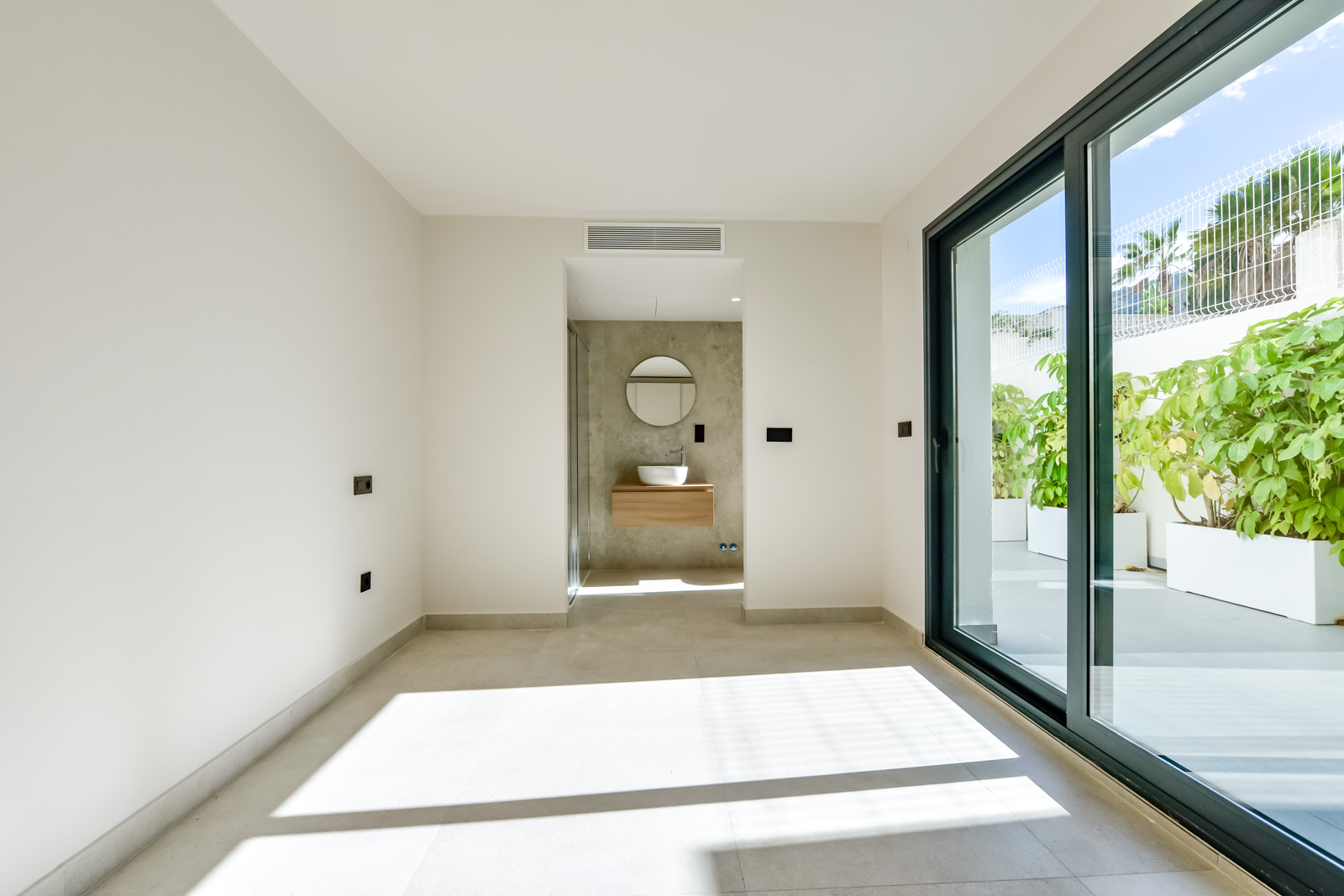 Exklusive Neubauvilla in Alfas del Pi: 4 Schlafzimmer, privater Pool und unbegrenzter Luxus