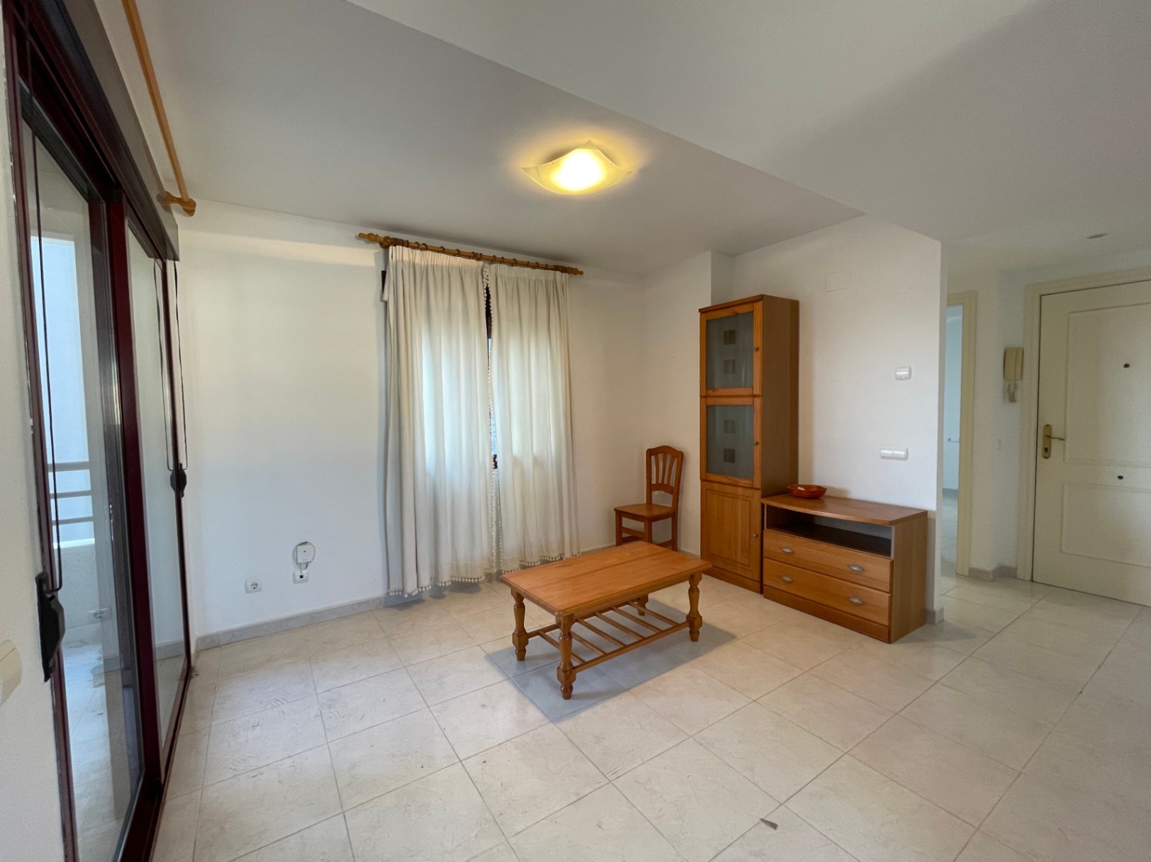 Apartamento con 2 dormitorios en primera linea de playa en Calpe