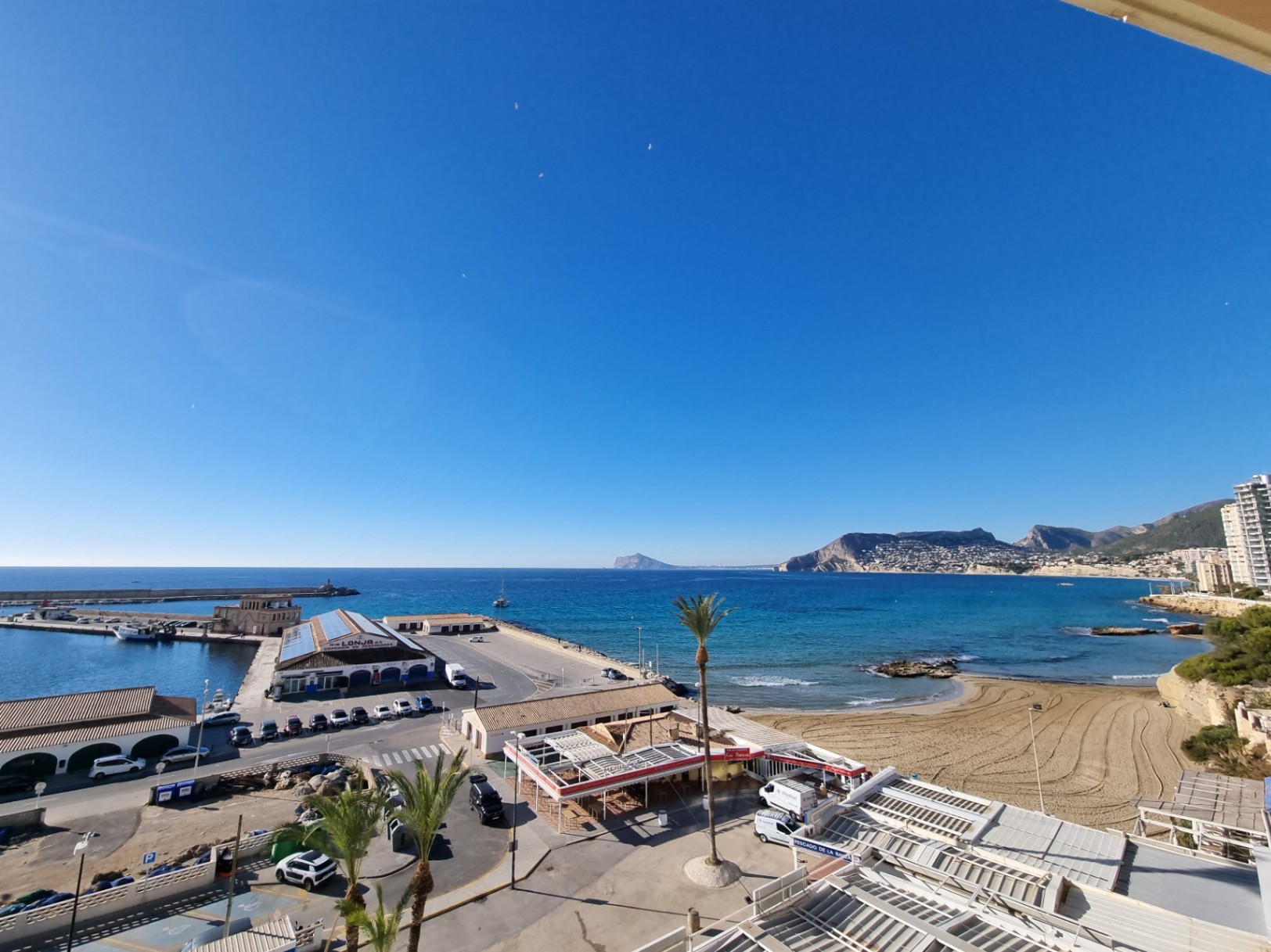 Splendid Frontline Apartment: Exceptional Views of the Port of Calpe