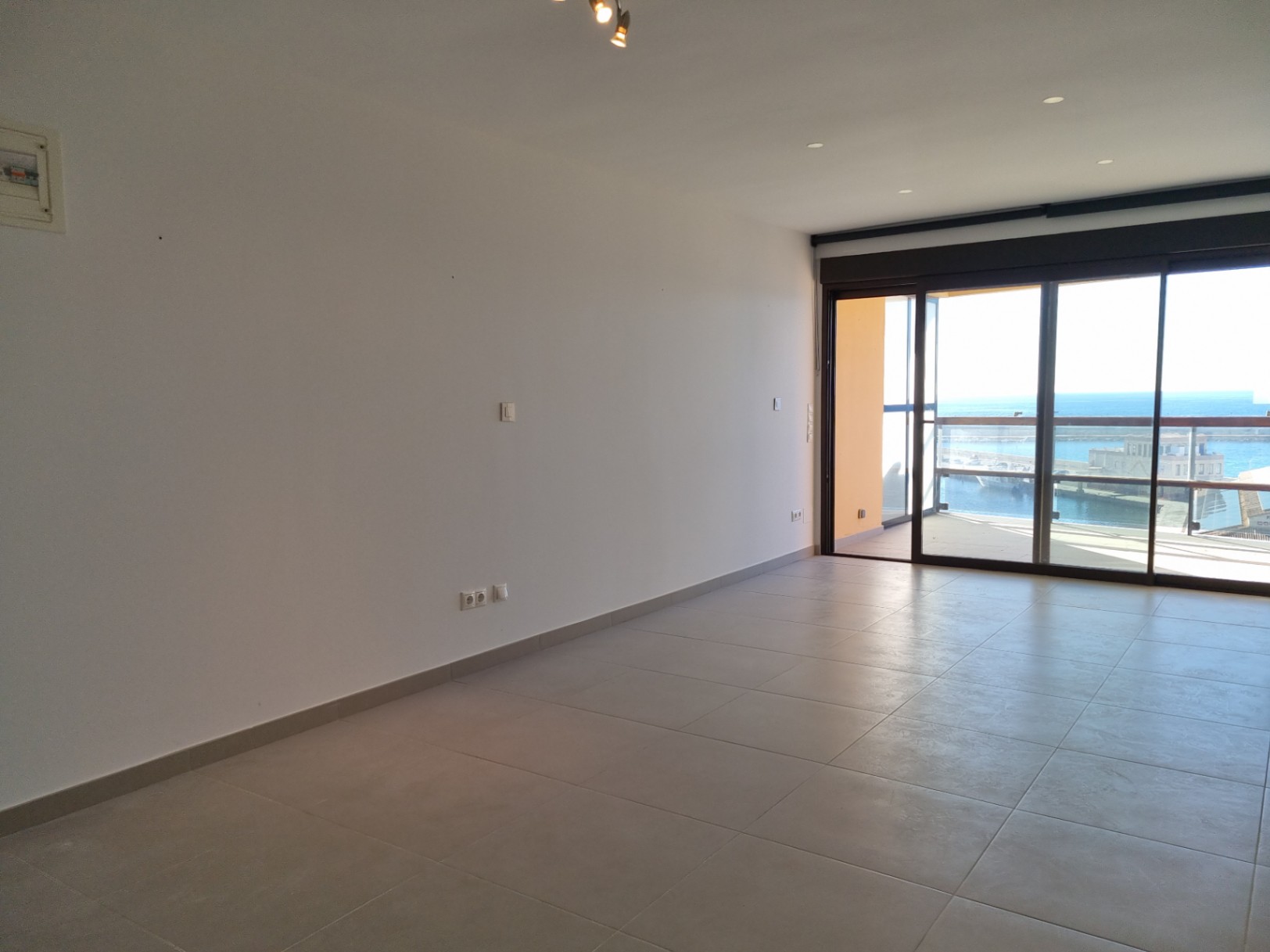 Espléndido apartamento en primera línea: vistas excepcionales al Puerto de Calpe