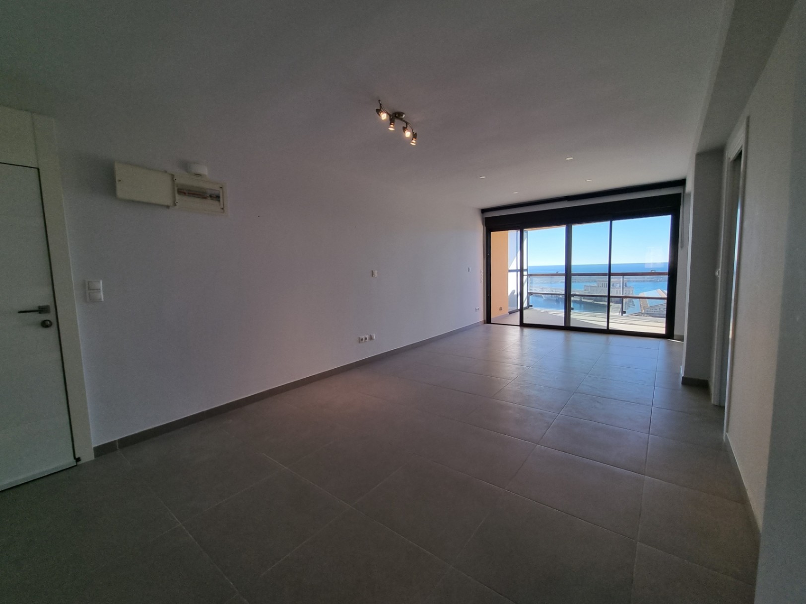 Splendid Frontline Apartment: Exceptional Views of the Port of Calpe