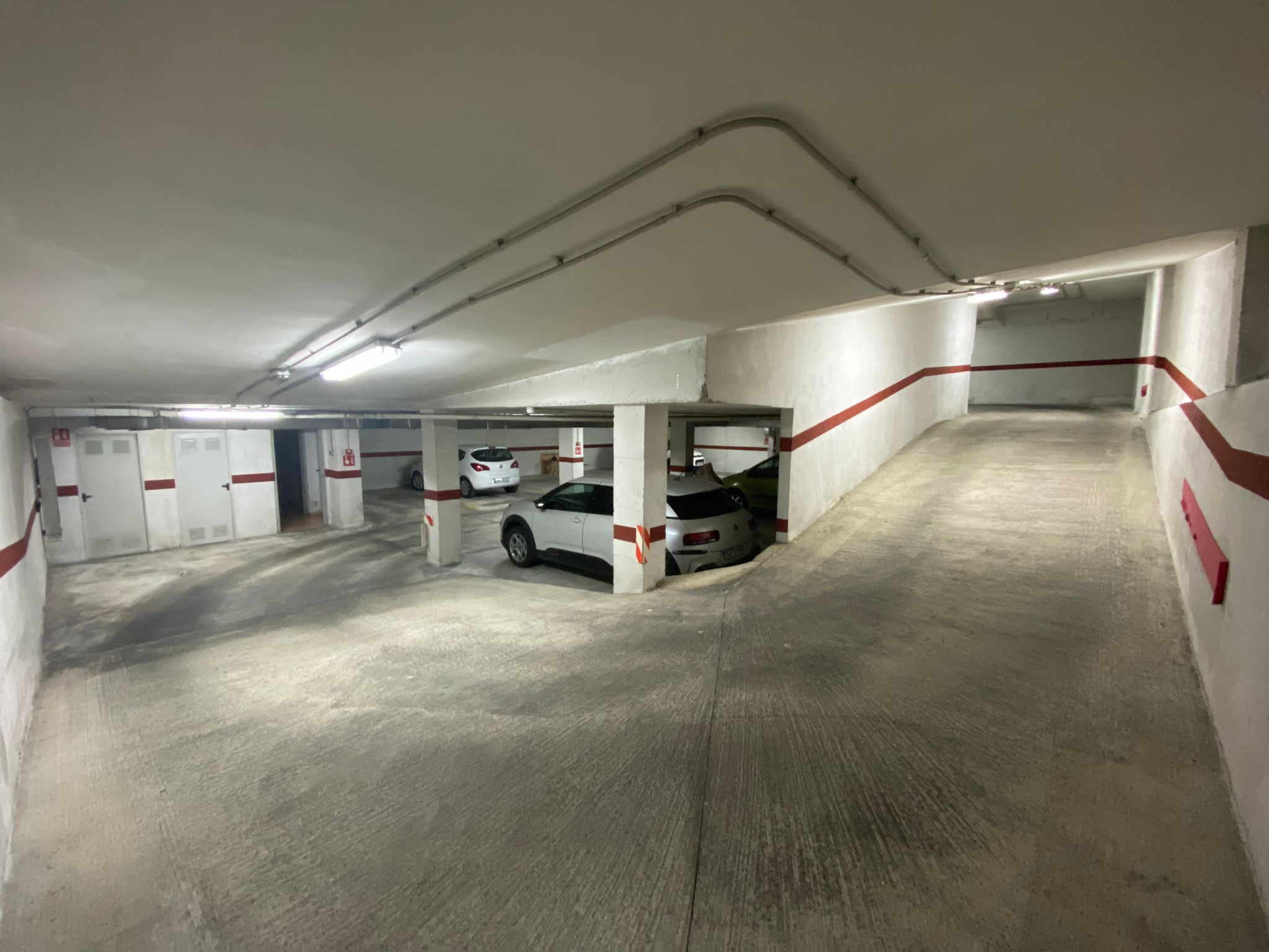 Underground parking space and storage room in the centre of Calpe