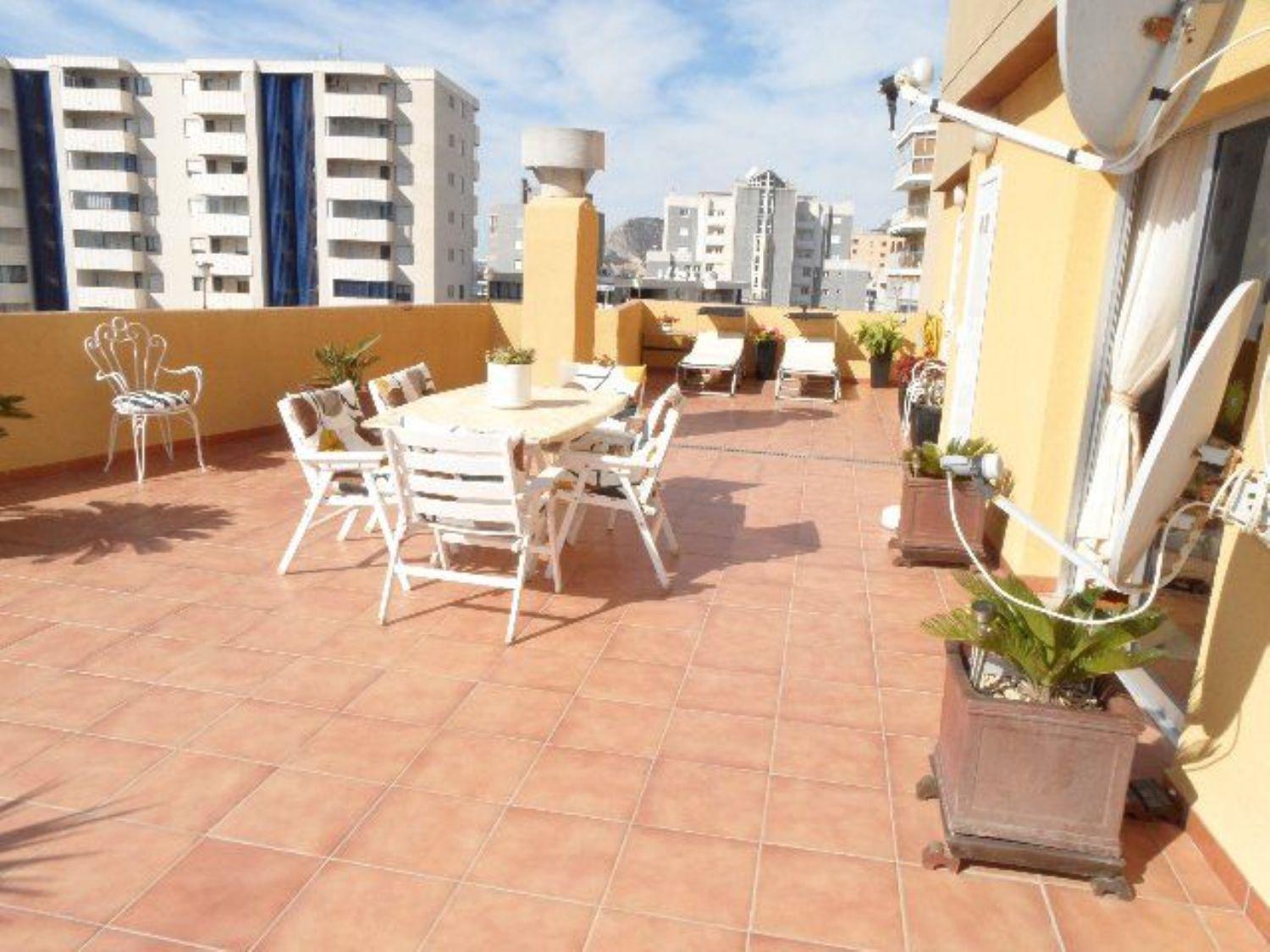 Mooi penthouse op de eerste lijn van het Levante strand.