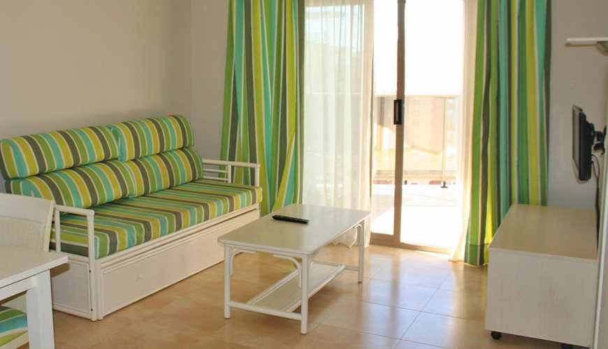 APARTMENT LOCATED 100 METERS FROM THE BEACH