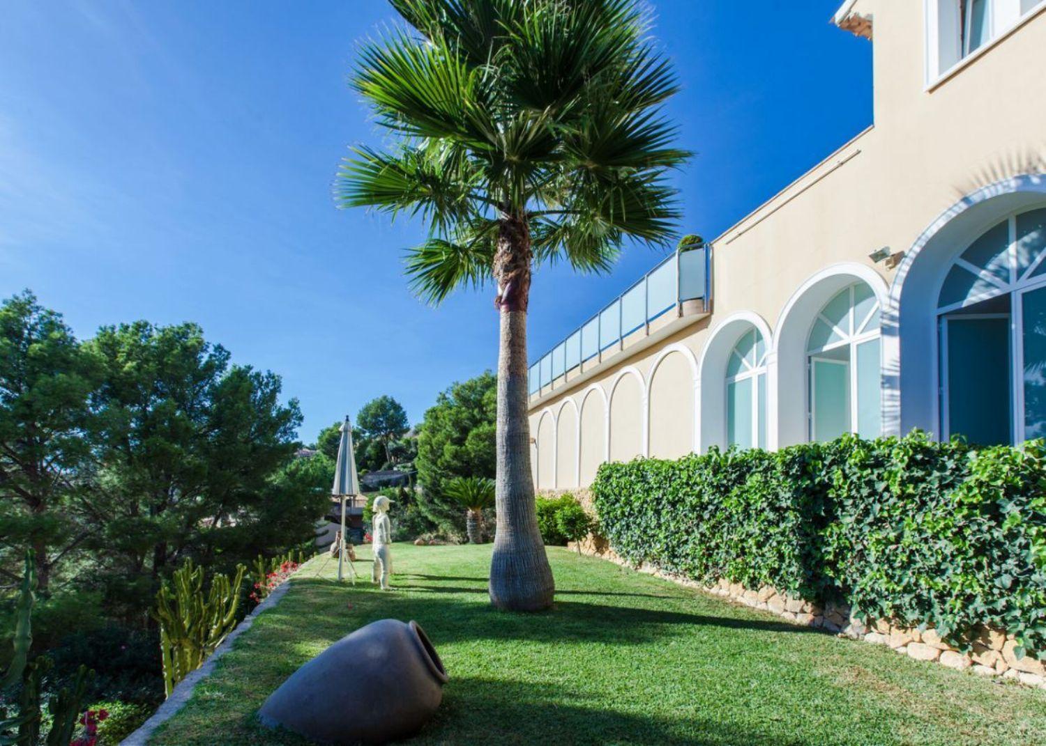 Villa luxueuse avec accès privé au parcours de golf.
