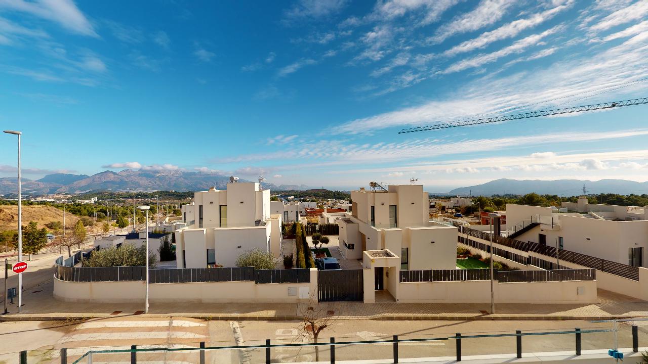 Villas ubicadas en Polop en la zona de Alberca con vistas abiertas al mar y a las montañas.